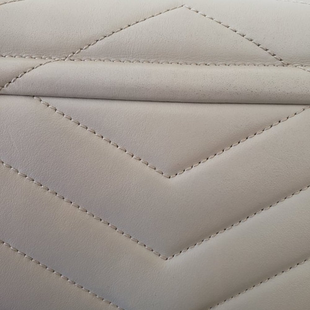 ❌SOLD❌SAINT LAURENT Toy Loulou Bag - Picture 5 of 10